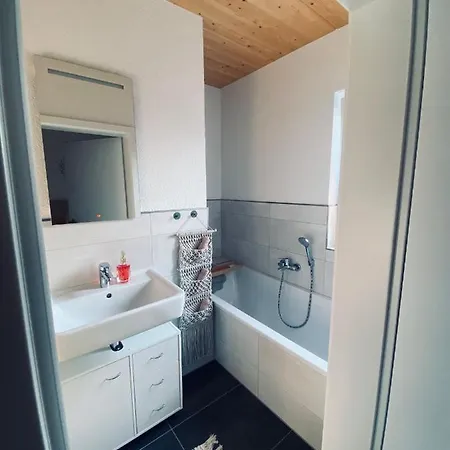 M. Eigenem Bad Und Badewanne Direkt Am Wald شقة