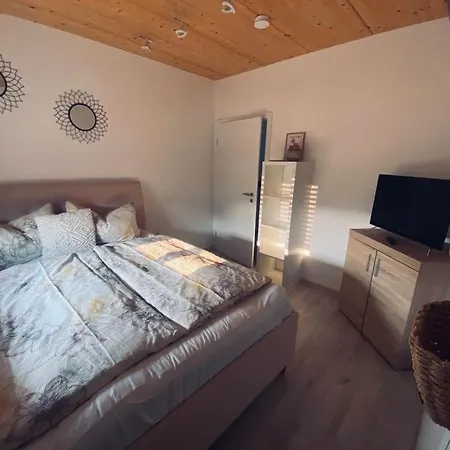 M. Eigenem Bad Und Badewanne Direkt Am Wald شقة