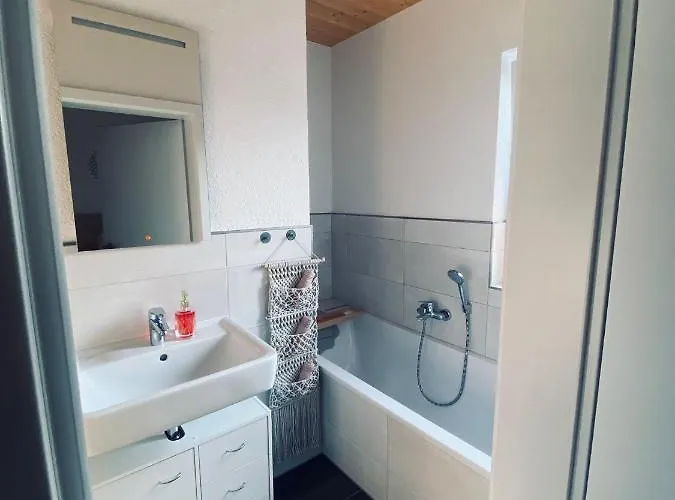 M. Eigenem Bad Und Badewanne Direkt Am Wald Apartamento