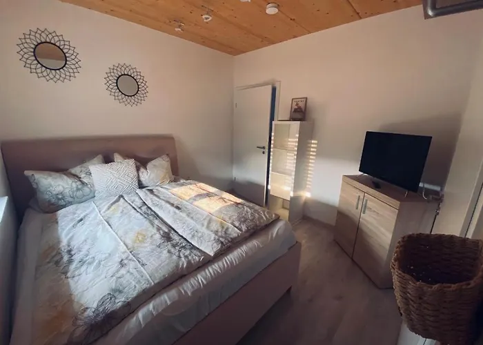 M. Eigenem Bad Und Badewanne Direkt Am Wald Apartamento